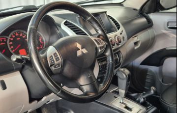 Mitsubishi L 200 Triton HPE 4x4 3.2 (aut) (cab. dupla) - Foto #6