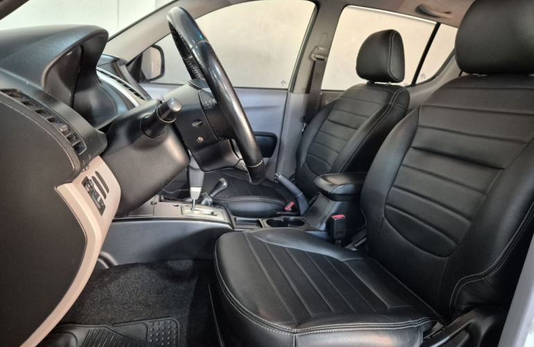 Mitsubishi L 200 Triton HPE 4x4 3.2 (aut) (cab. dupla) - Foto #7