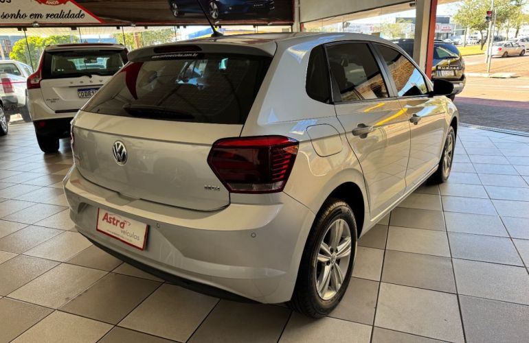 Volkswagen Polo 1.6 MSI (Flex) - Foto #3