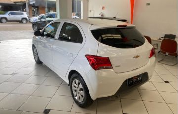 Chevrolet Onix 1.0 MPFi LT 8v - Foto #4