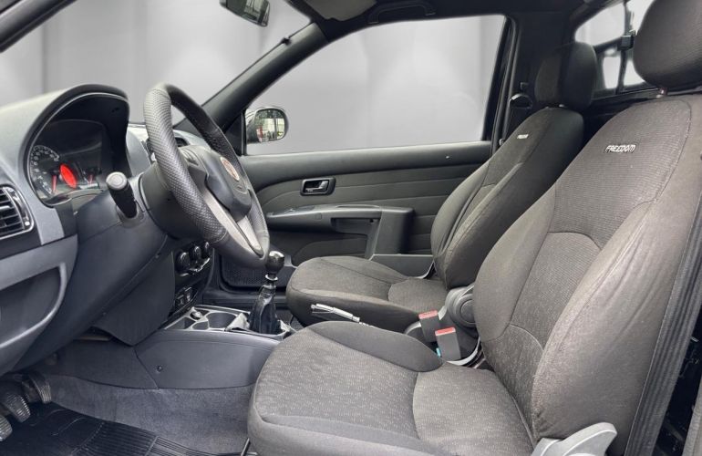 Fiat Strada 1.4 MPi Freedom CS 8v - Foto #5