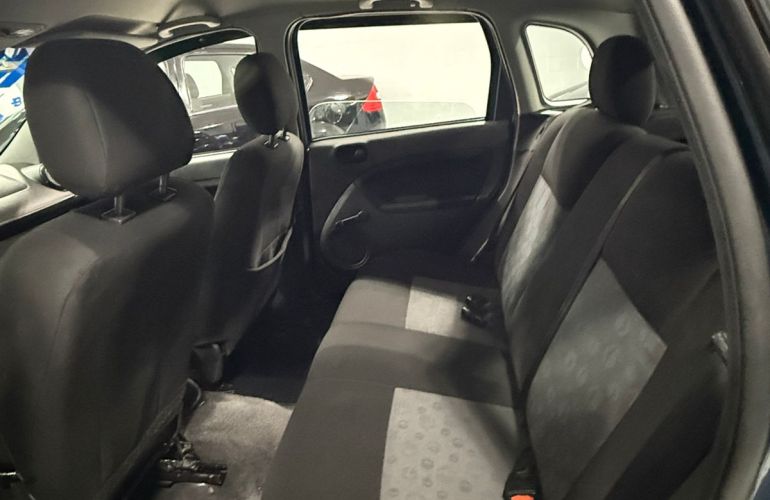 Ford Fiesta Hatch Rocam 1.0 (Flex) - Foto #7