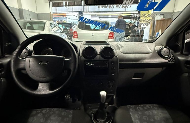 Ford Fiesta Hatch Rocam 1.0 (Flex) - Foto #8