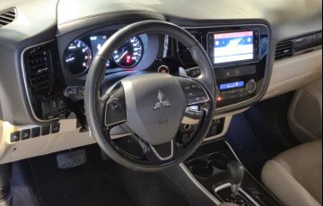 Mitsubishi Outlander 3.0 Gt 4x4 V6 24v - Foto #7
