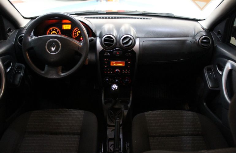 Renault Sandero 1.0 Expression 16v - Foto #8