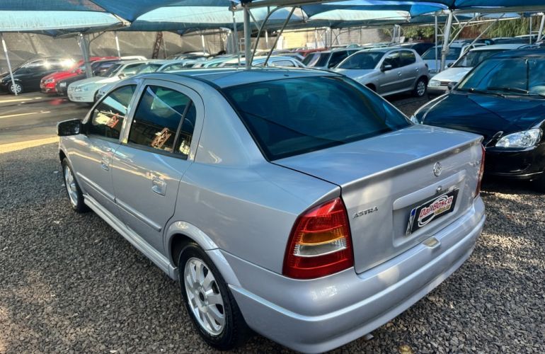 Chevrolet Astra Sedan GL 1.8 MPFi - Foto #4