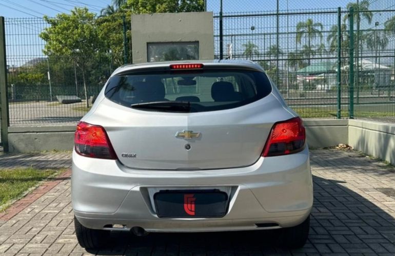 Chevrolet Onix 1.0 MPFi Joy 8V Flex 4p Manual - Foto #5
