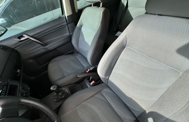 Volkswagen Polo 1.6 - Foto #7