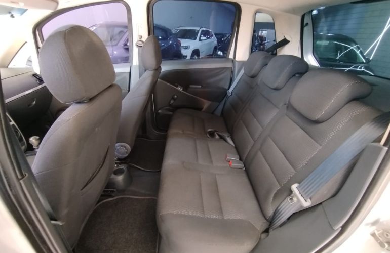 Fiat Idea 1.4 MPi Elx 8v - Foto #10