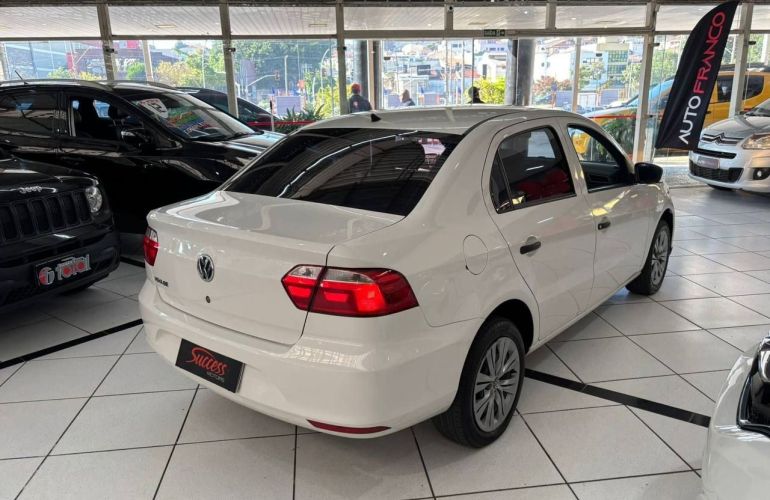 Volkswagen Voyage 1.0 12v MPi Total - Foto #2