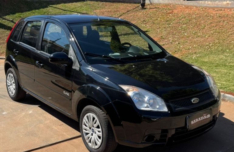 Ford Fiesta 1.6 MPi Class Hatch 8v - Foto #3