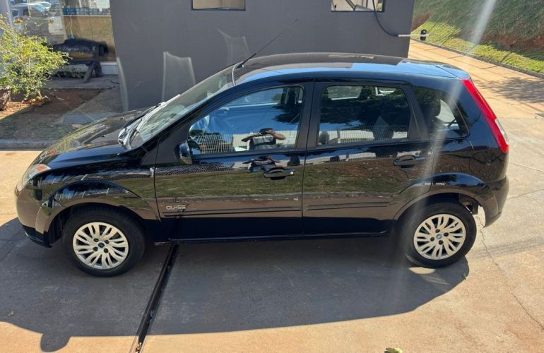 Ford Fiesta 1.6 MPi Class Hatch 8v - Foto #5