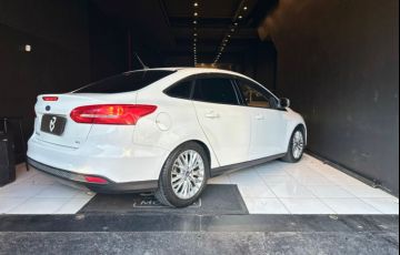 Ford Focus 2.0 SE Fastback 16V Flex 4p Powershift - Foto #4
