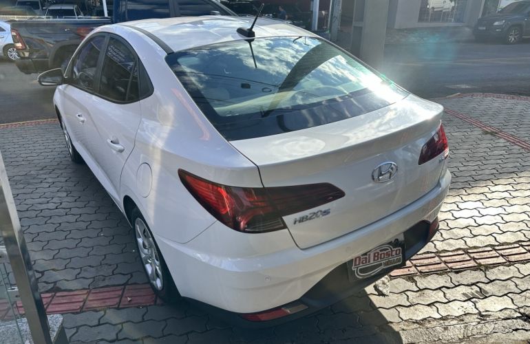 Hyundai HB20S 1.6 Vision (Aut) - Foto #4