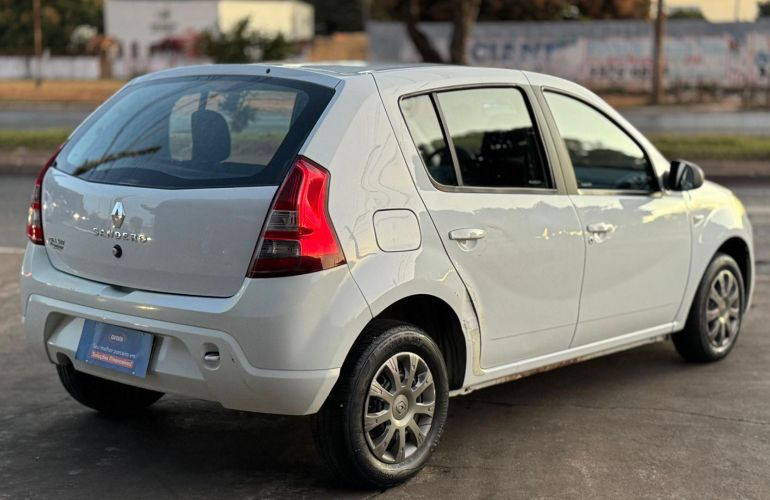 Renault Sandero 1.0 Authentique 16V Flex 4p Manual - Foto #3