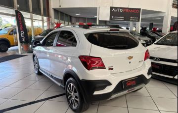 Chevrolet Onix 1.4 MPFi Activ 8v - Foto #4