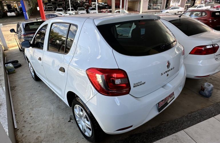 Renault Sandero Authentique 1.0 16V (Flex) - Foto #5