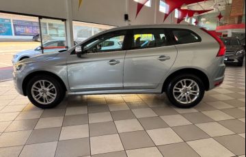 Volvo XC60 2.0 T5 Drive-E Dynamic - Foto #4
