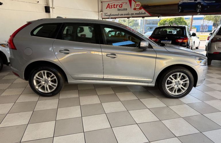 Volvo XC60 2.0 T5 Drive-E Dynamic - Foto #8