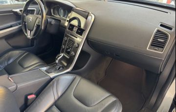 Volvo XC60 2.0 T5 Drive-E Dynamic - Foto #9