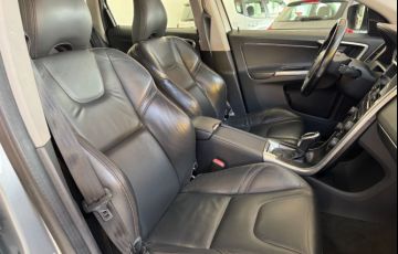 Volvo XC60 2.0 T5 Drive-E Dynamic - Foto #10