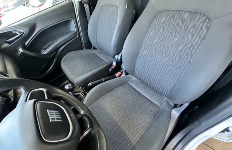 Fiat Cronos 1.0 Drive - Foto #7