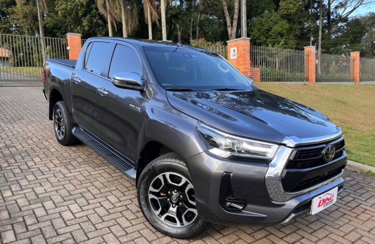 Toyota Hilux 2.8 TDI CD SRX 4x4 4wd (Aut) - Foto #2