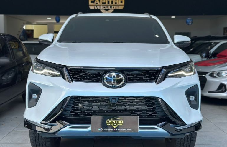 Toyota Hilux Sw4 2.8 D-4d Turbo Srx Platinum 7l 4x4 - Foto #2