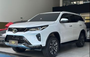 Toyota Hilux Sw4 2.8 D-4d Turbo Srx Platinum 7l 4x4 - Foto #3
