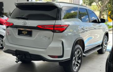 Toyota Hilux Sw4 2.8 D-4d Turbo Srx Platinum 7l 4x4 - Foto #5