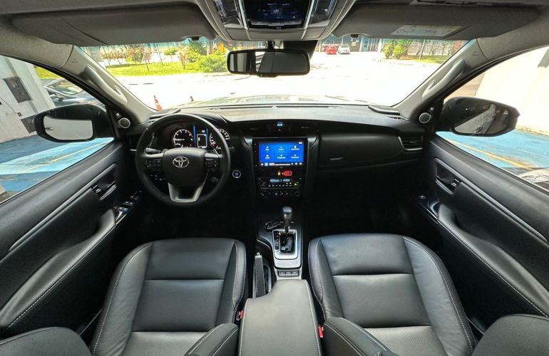 Toyota Hilux Sw4 2.8 D-4d Turbo Srx Platinum 7l 4x4 - Foto #8