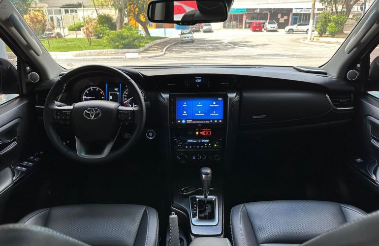 Toyota Hilux Sw4 2.8 D-4d Turbo Srx Platinum 7l 4x4 - Foto #9