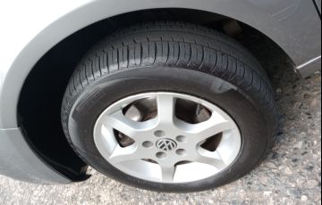 Volkswagen Fox 1.0 8V (Flex) - Foto #9