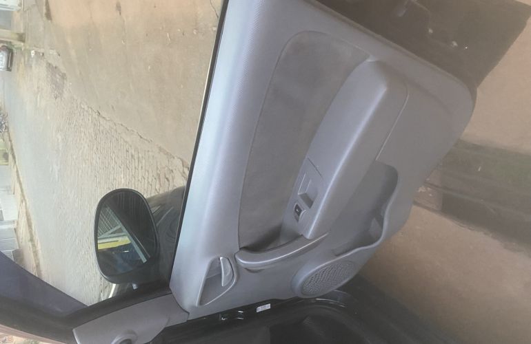 Fiat Palio Attractive 1.0 8V (Flex) - Foto #4