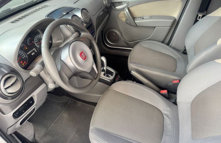 Fiat Palio Essence 1.6 16V Dualogic (Flex) - Foto #9