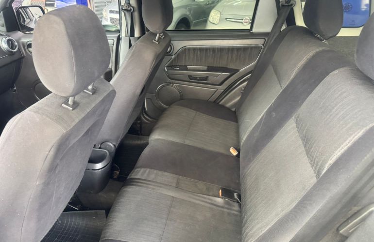 Ford Ecosport XLT Freestyle 1.6 (Flex) - Foto #3
