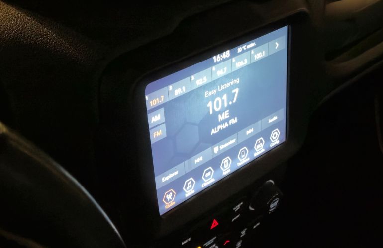 Jeep Renegade 1.8 16V Longitude - Foto #8
