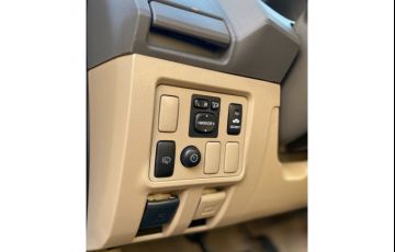 Toyota Hilux SW4 SRV 3.0 4X4 (7 Lugares) - Foto #4