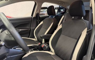 Nissan Versa 1.6 16V Advance - Foto #8