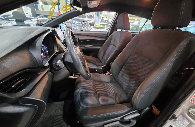 Toyota Yaris 1.3 16V Xl Multidrive - Foto #2