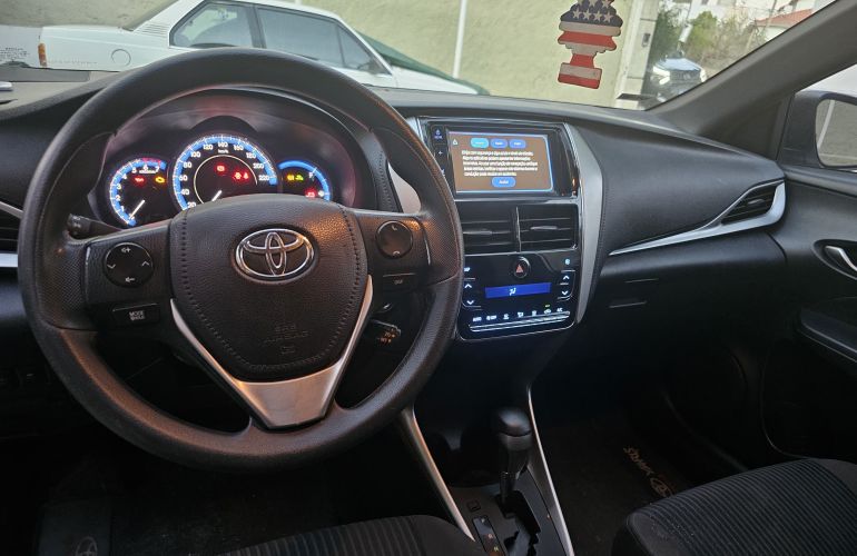 Toyota Yaris 1.5 XL Plus Connect CVT - Foto #3