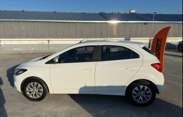 Chevrolet Onix 1.4 MPFi LT 8v - Foto #2
