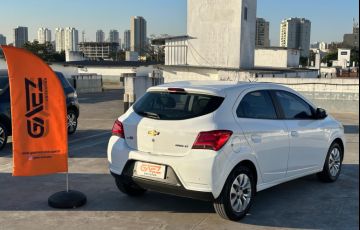 Chevrolet Onix 1.4 MPFi LT 8v - Foto #4