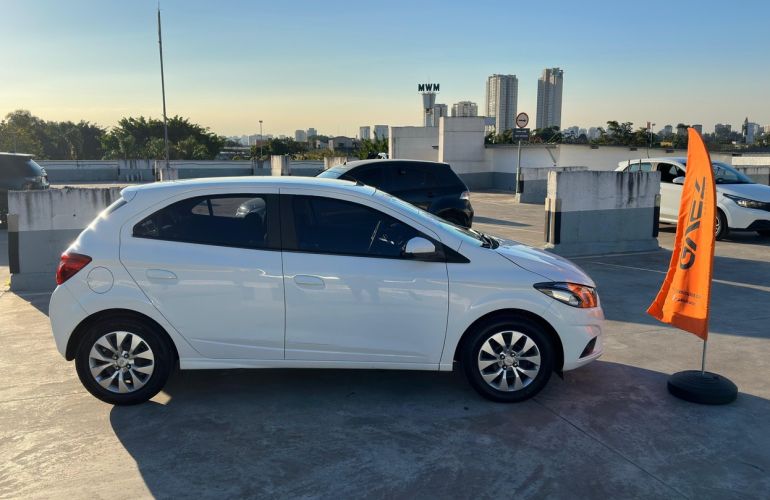 Chevrolet Onix 1.4 MPFi LT 8v - Foto #5