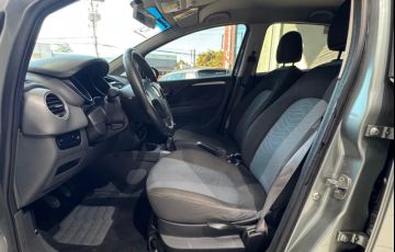 Fiat Punto 1.6 Essence 16v - Foto #6