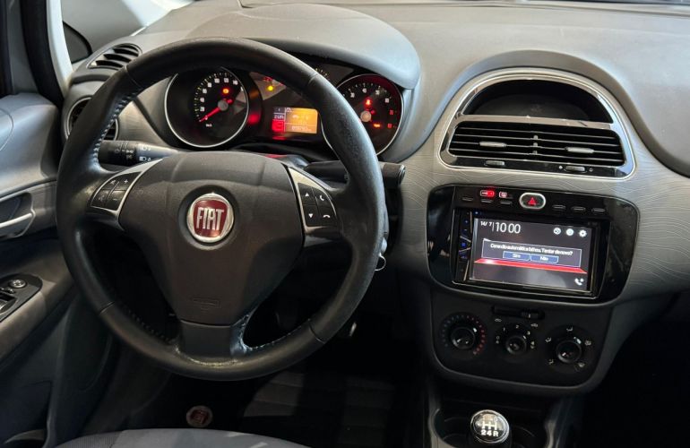 Fiat Punto 1.6 Essence 16v - Foto #10