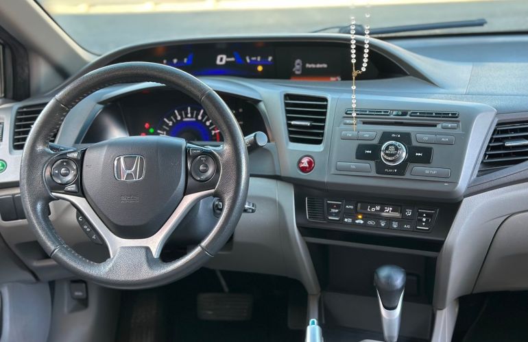 Honda Civic 2.0 LXR 16v - Foto #8