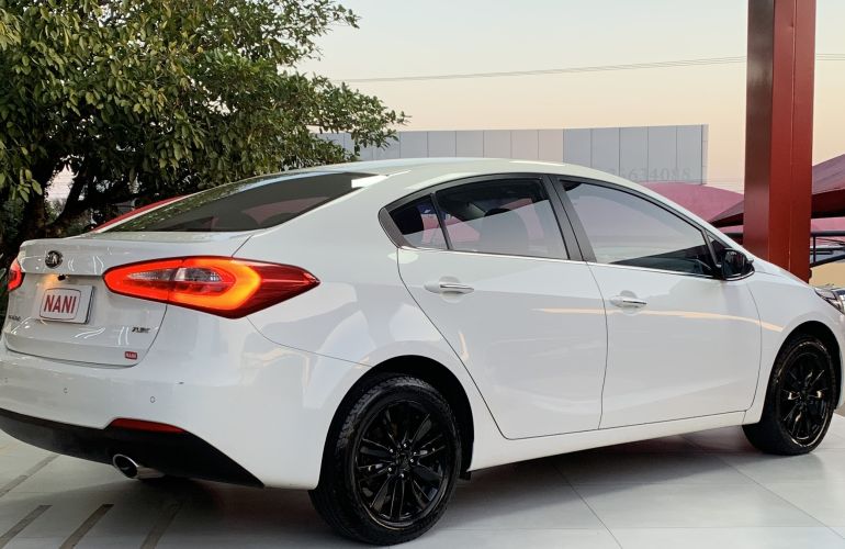 Kia Cerato SX 1.6 16V E.294 (Aut) - Foto #4