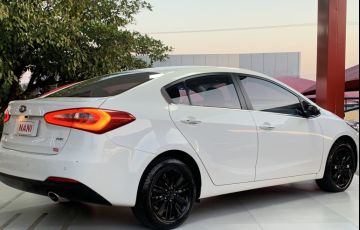 Kia Cerato SX 1.6 16V E.294 (Aut) - Foto #4