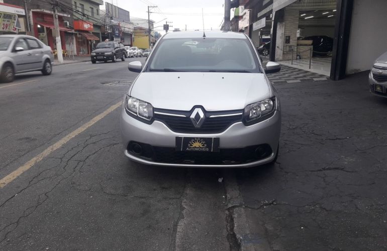 Renault Sandero 1.0 Expression 16v - Foto #1